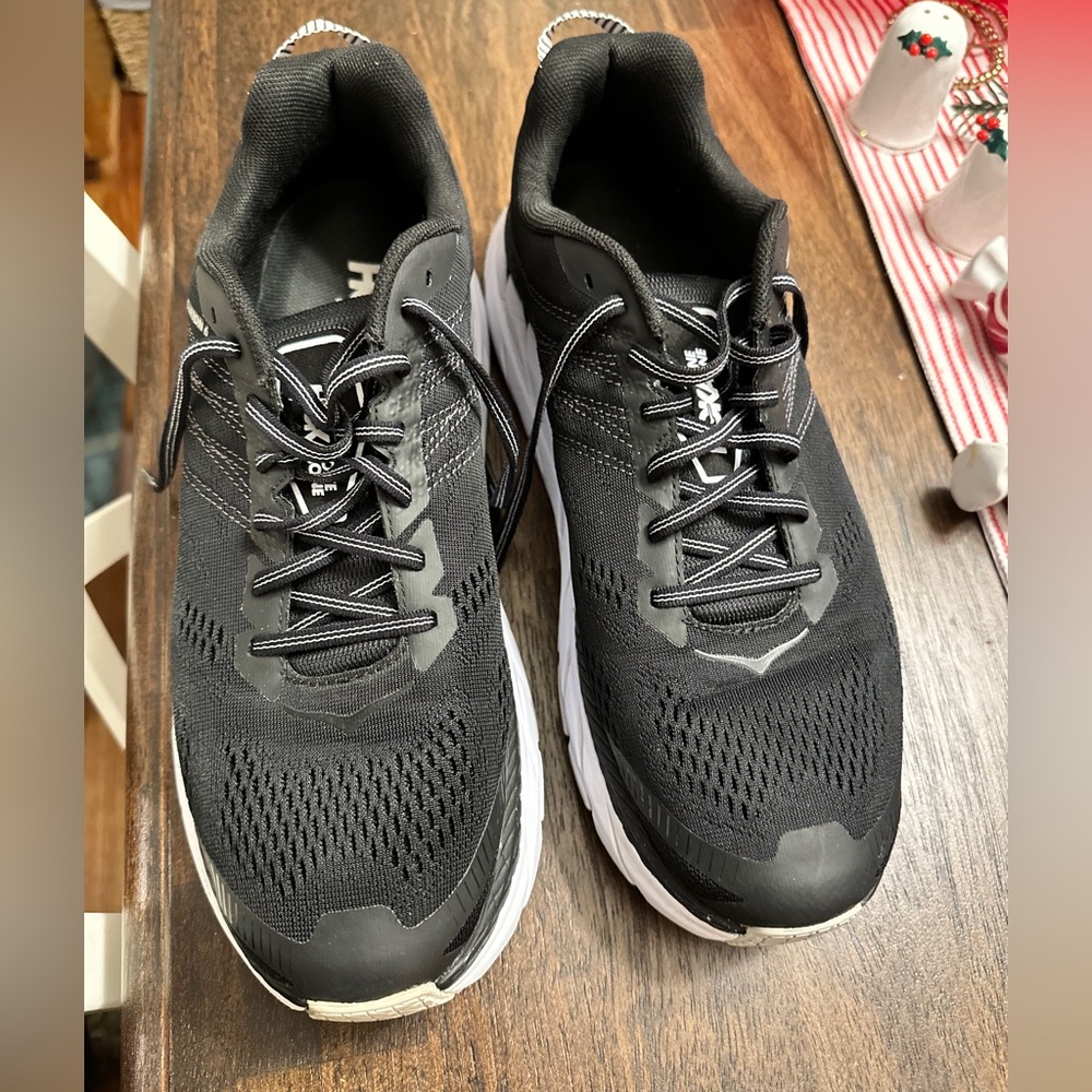 Men’s Black Hokas size 12